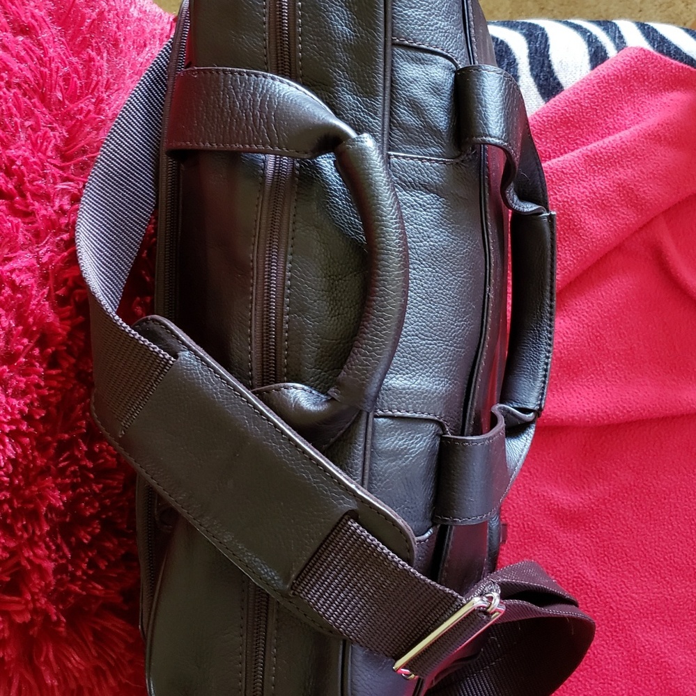 🎓Cole Haan genuine leather soft sided briefcase!